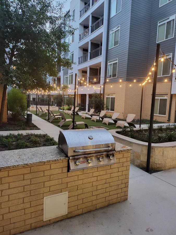 Downtown Apartment With Riverwalk Views Free Parking Pet Friendly Centrally Located On The Riverwalk San Antonio Extérieur photo