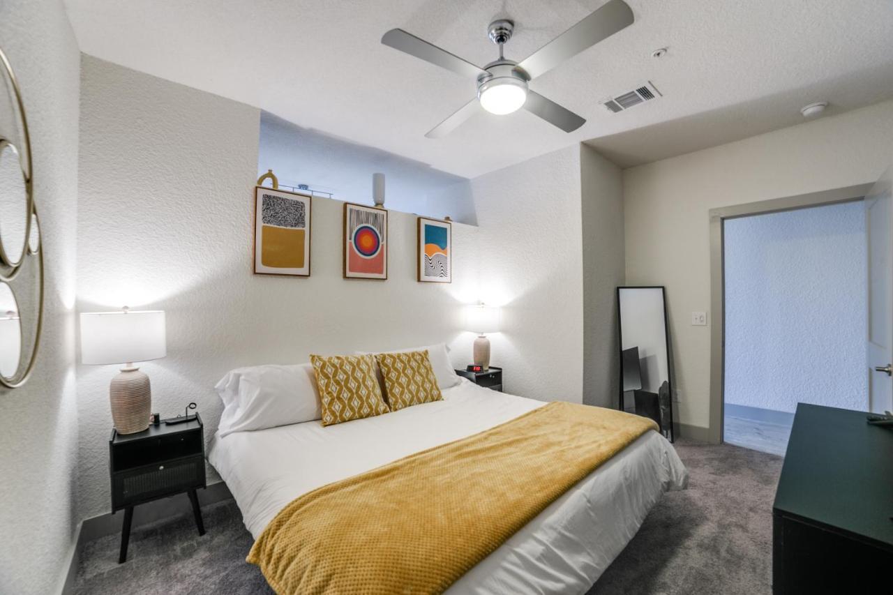 Downtown Apartment With Riverwalk Views Free Parking Pet Friendly Centrally Located On The Riverwalk San Antonio Extérieur photo