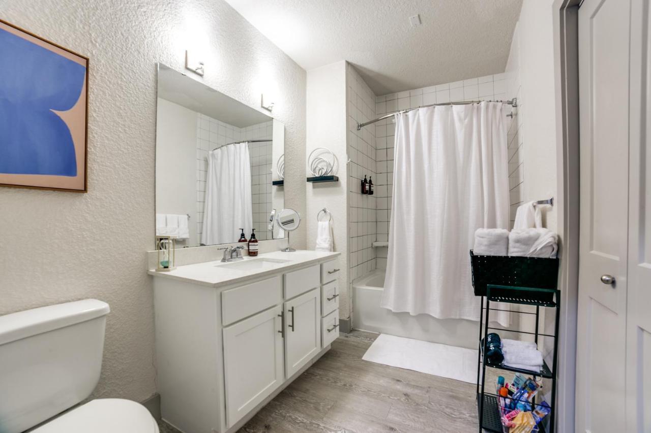 Downtown Apartment With Riverwalk Views Free Parking Pet Friendly Centrally Located On The Riverwalk San Antonio Extérieur photo