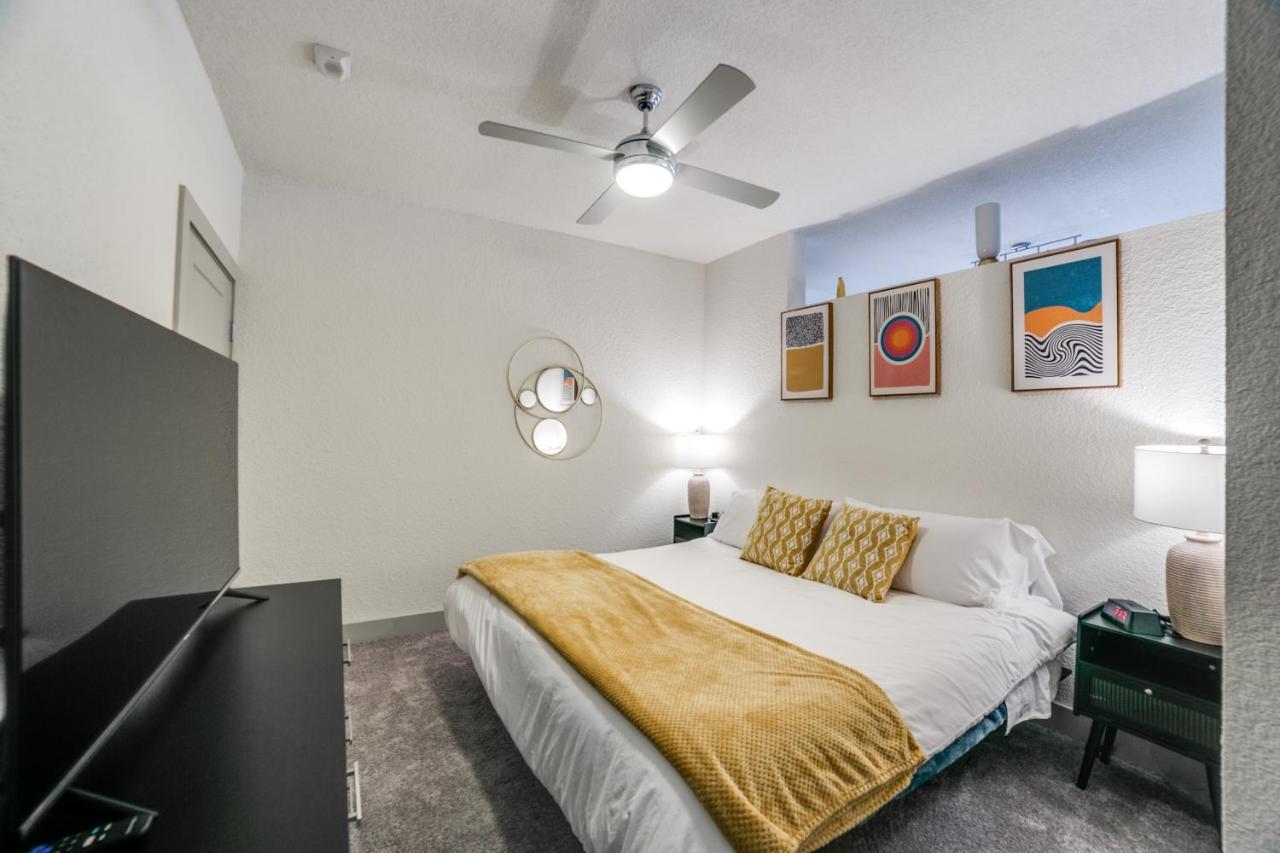 Downtown Apartment With Riverwalk Views Free Parking Pet Friendly Centrally Located On The Riverwalk San Antonio Extérieur photo